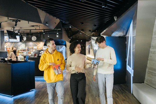 Embark on a culinary journey: your essential guide to london"s must-taste british street food delights